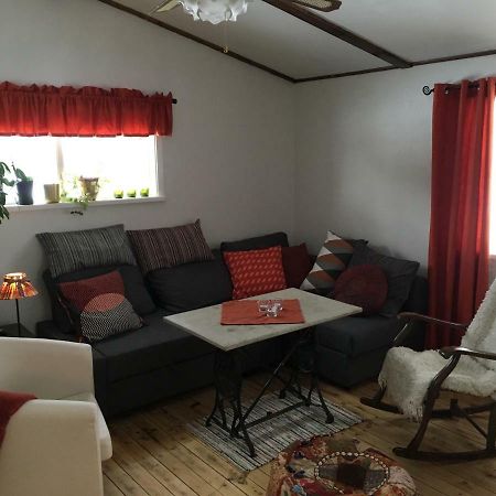 Travad Nybo Lilla Huset Hotel Buitenkant foto